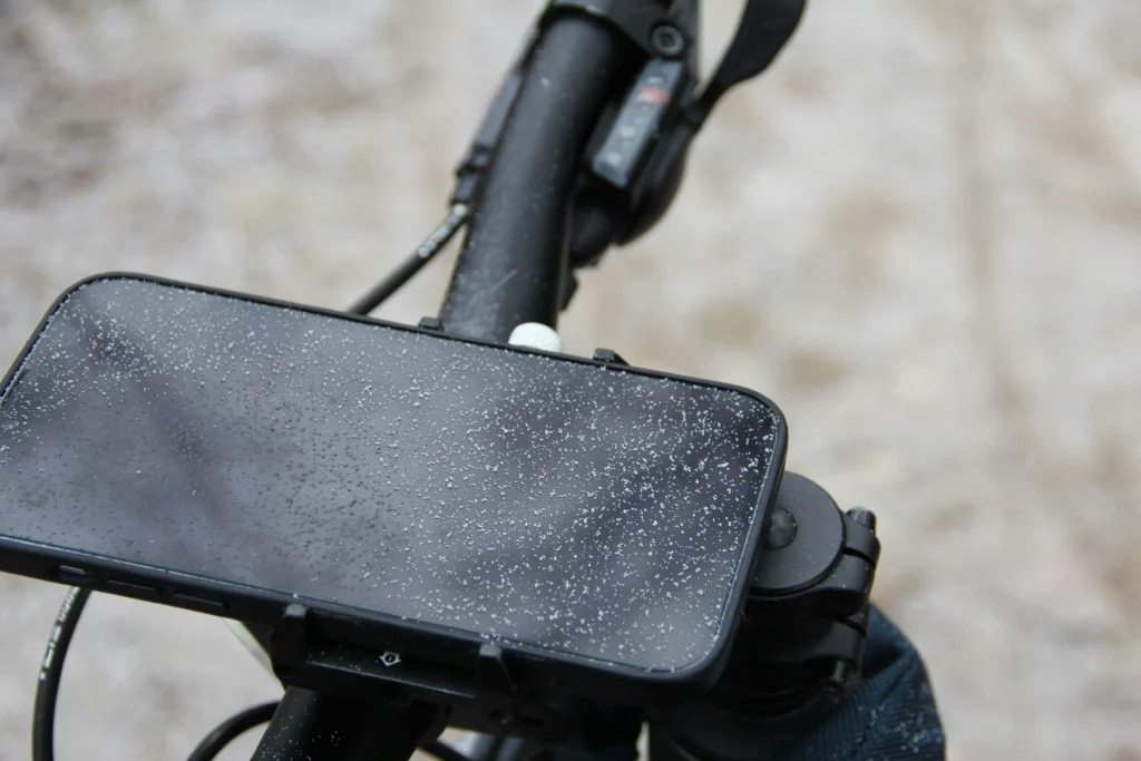 Android smartphone attached to bicycle as a GPS